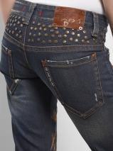 日韩女牛仔裤图片欣赏视频,牛仔裤穿搭美学赏析